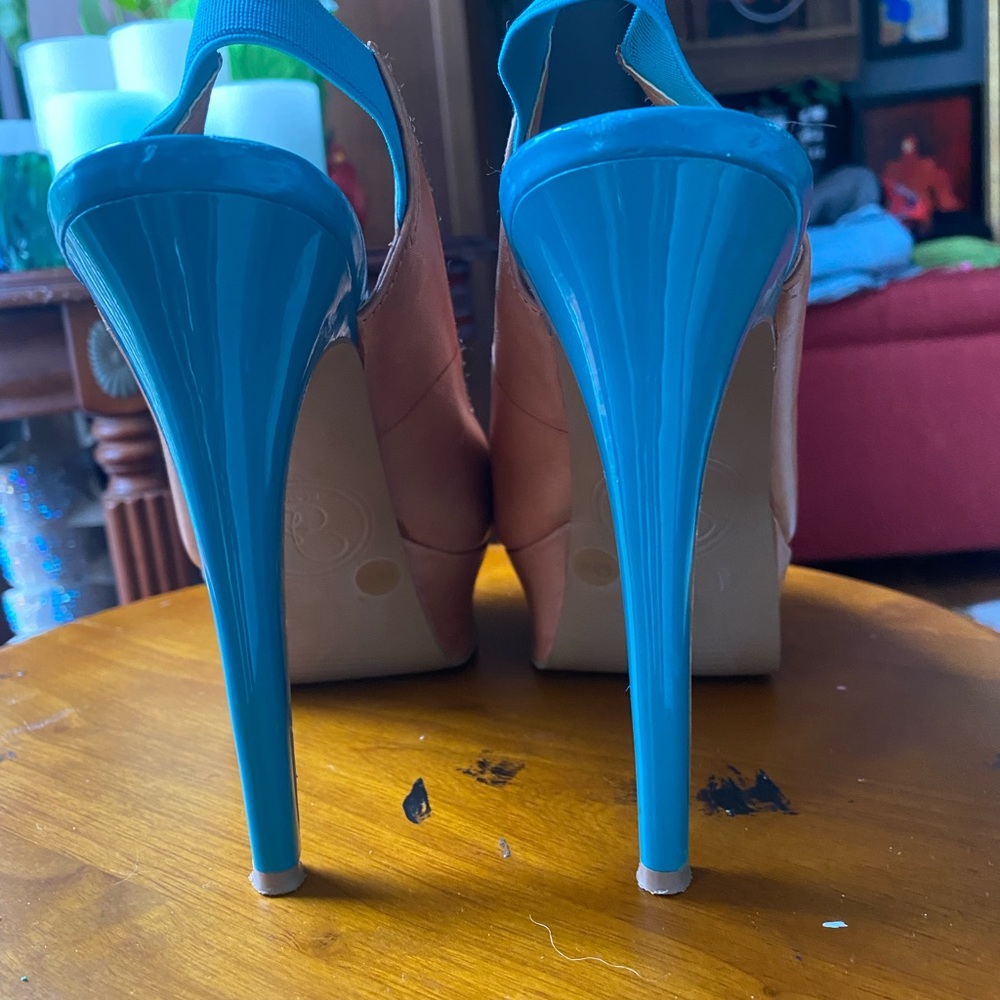 Carmel Turquoise Sling Back Secure Platform GUC Sun Beach Vacation